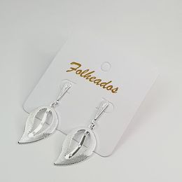 brinco-folheado-folha-com-3-circulos-vazados-bf017